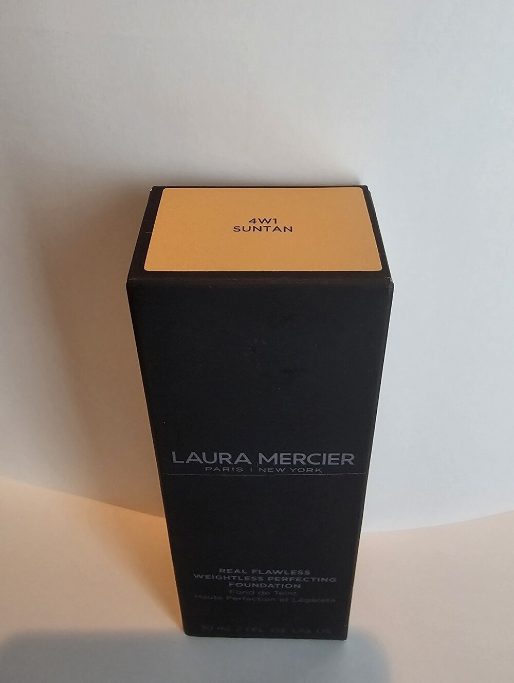 Laura Mercier’s Flawless Lumière Liquid 4W1 Suntan Foundation